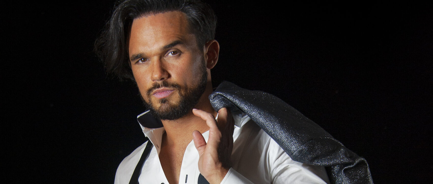 GARETH GATES HEADS TO QUEEN&#8217;S THEATRE